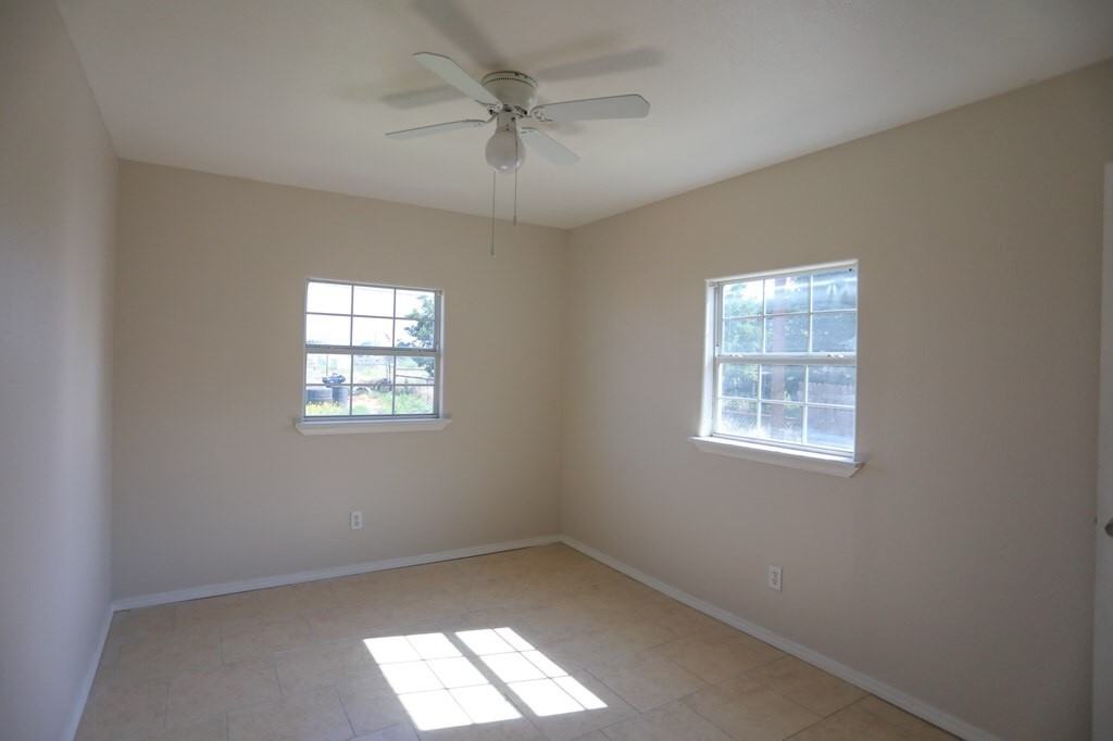 5725 W Turner St - Photo 3 of 9