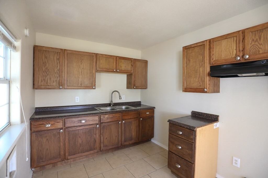 5725 W Turner St - Photo 3 of 9