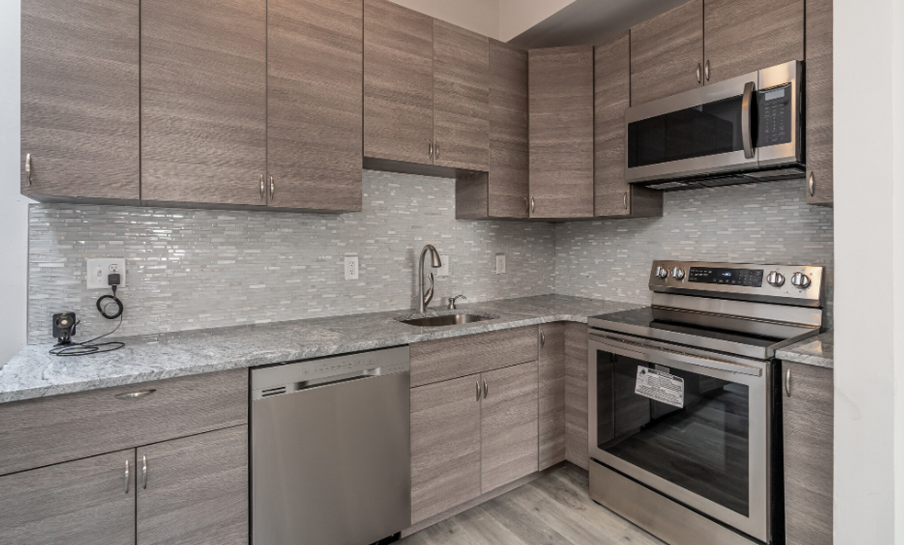 4249 Leidy Ave - Photo 3 of 12