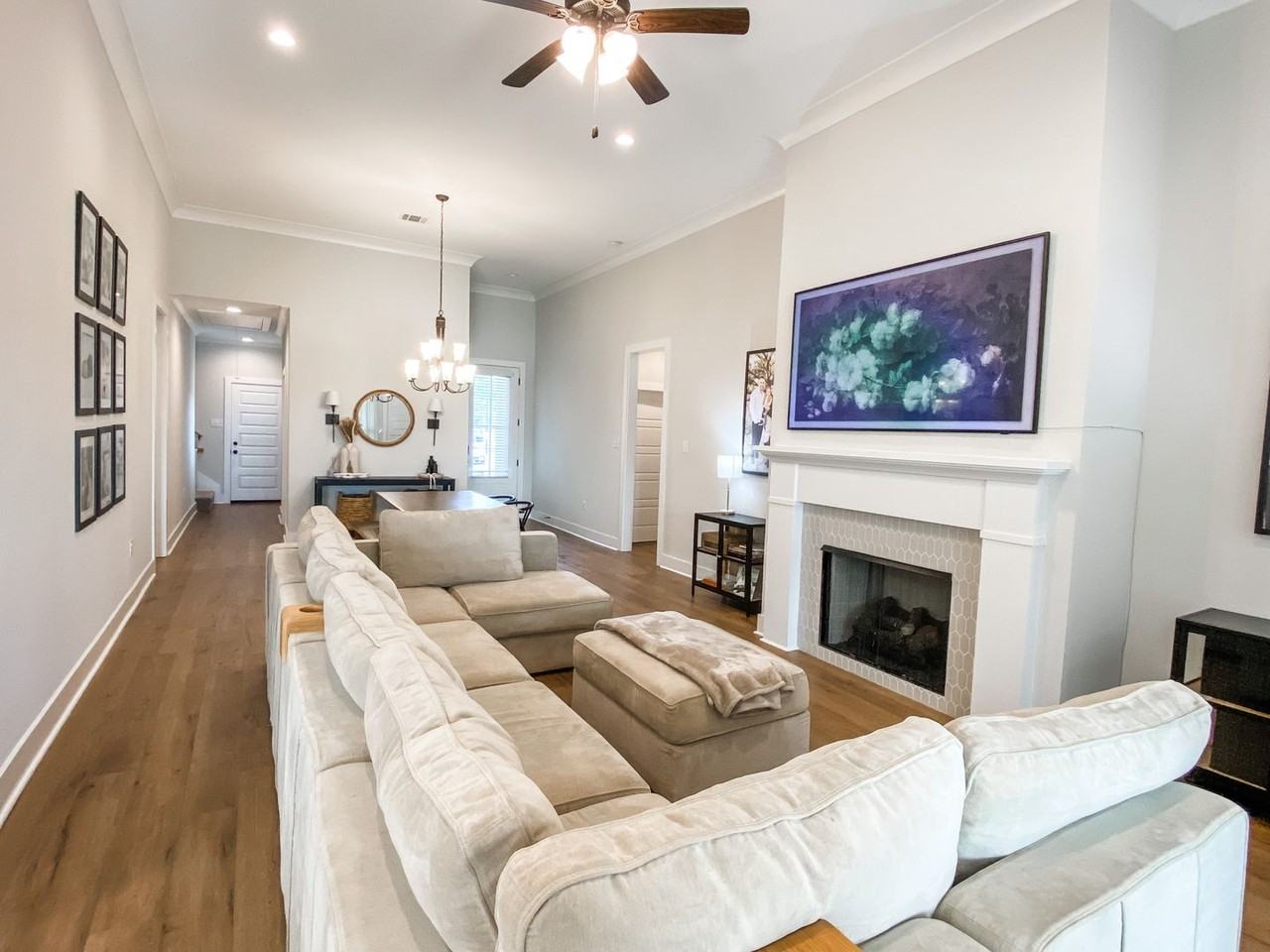 14082 Beverly Park Dr - Photo 3 of 16