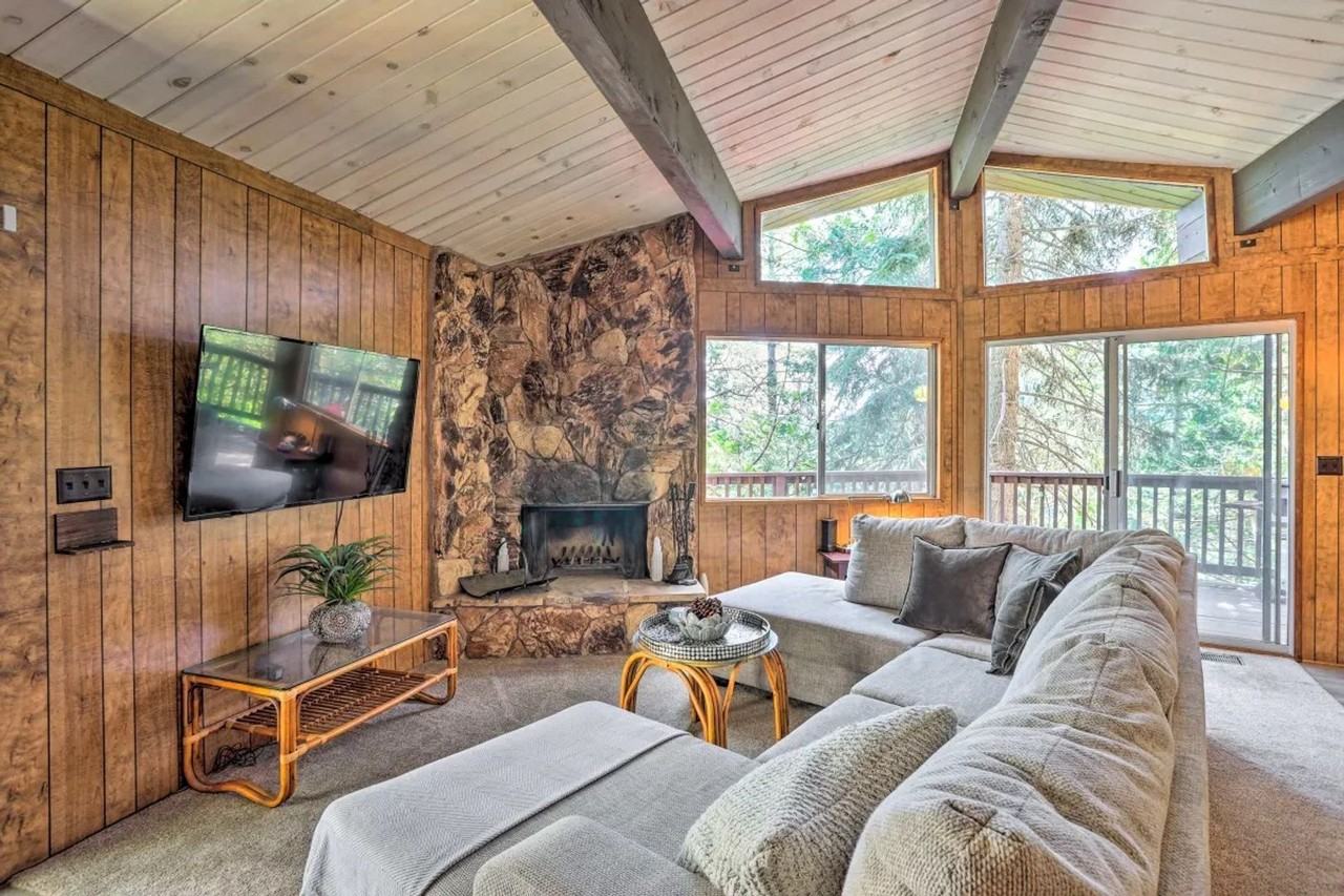 607 E Victoria Ct - Photo 5 of 28