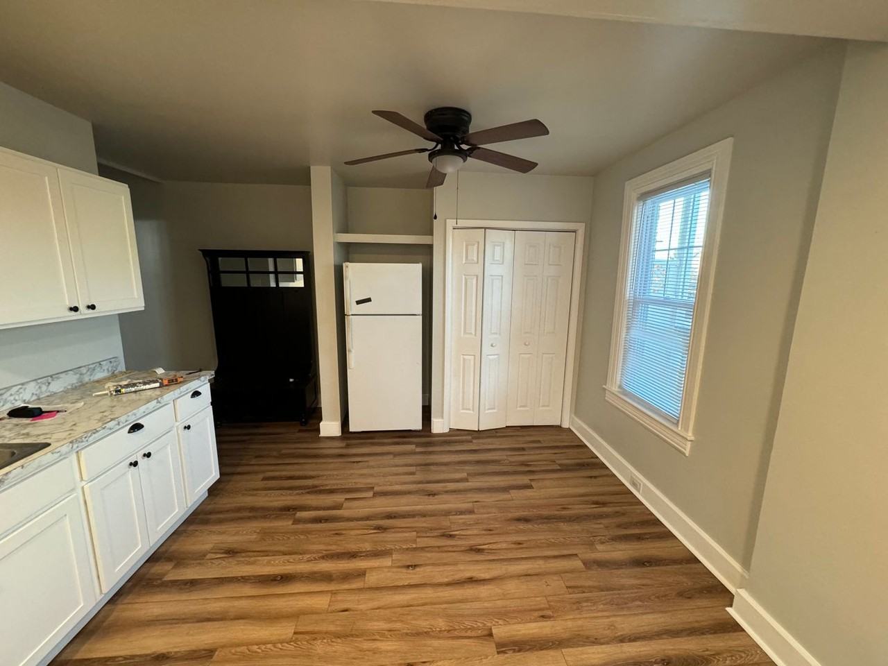 1403 2nd Ave - Photo 3 of 9