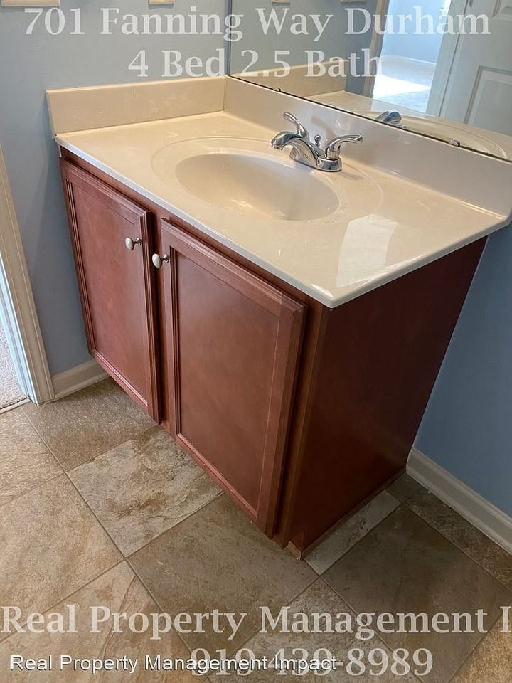 701 Fanning Way - Photo 6 of 17