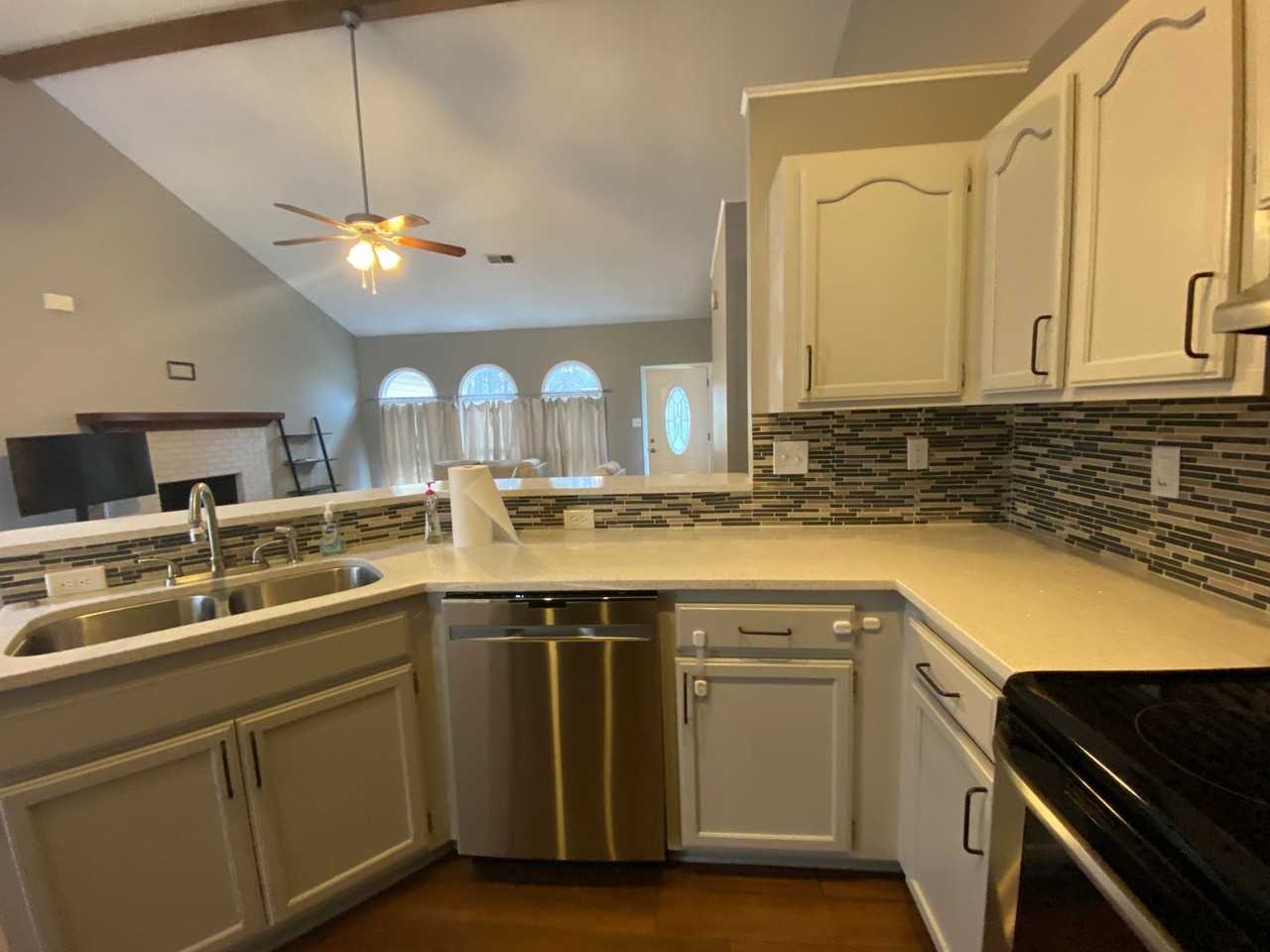 1350 Hathshire Dr - Photo 7 of 28