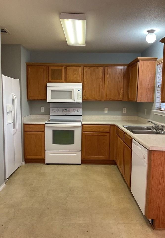 4608 Causeway Ct - Photo 2 of 4