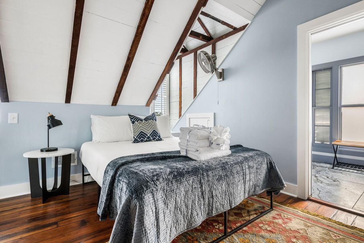 135 Broad St - Photo 2 of 22