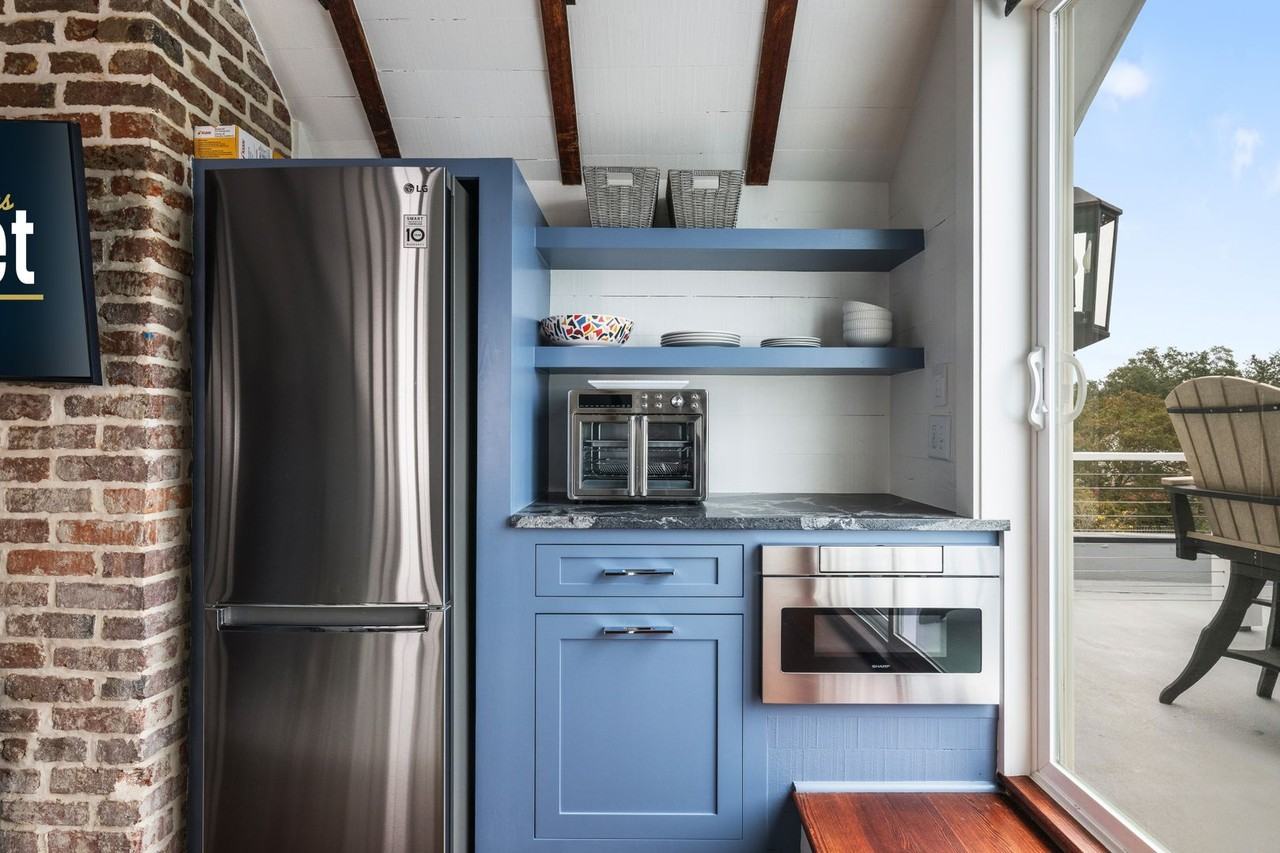 135 Broad St - Photo 7 of 22