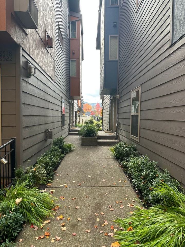 8522 N Central St - Photo 3 of 28