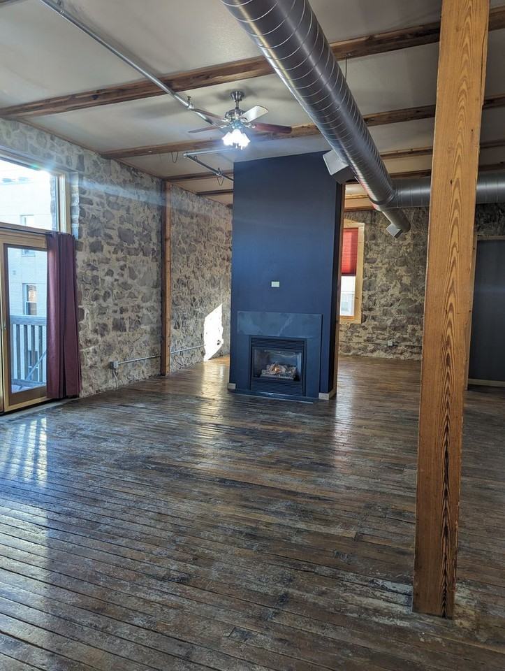 400 N Main Ave - Photo 2 of 9