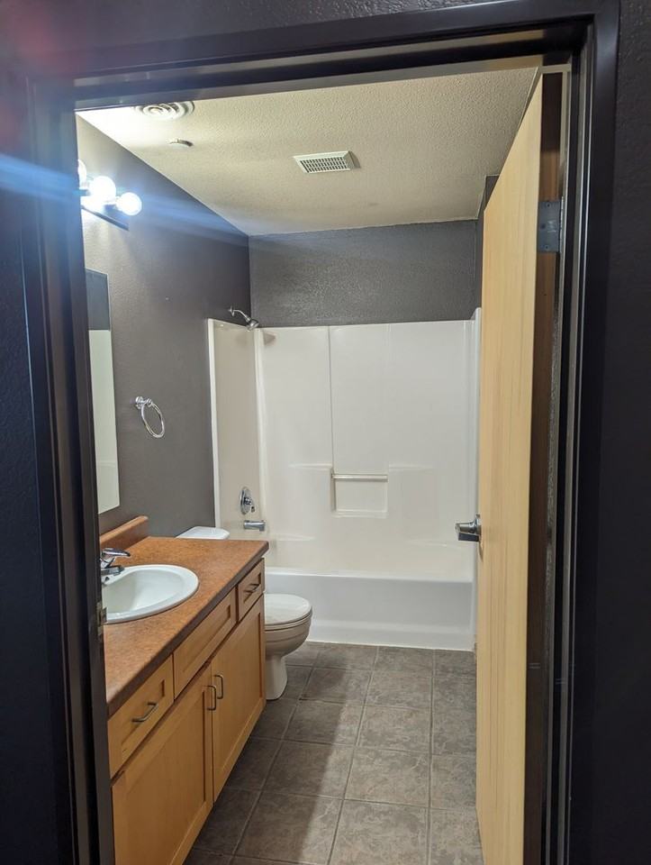 400 N Main Ave - Photo 3 of 9