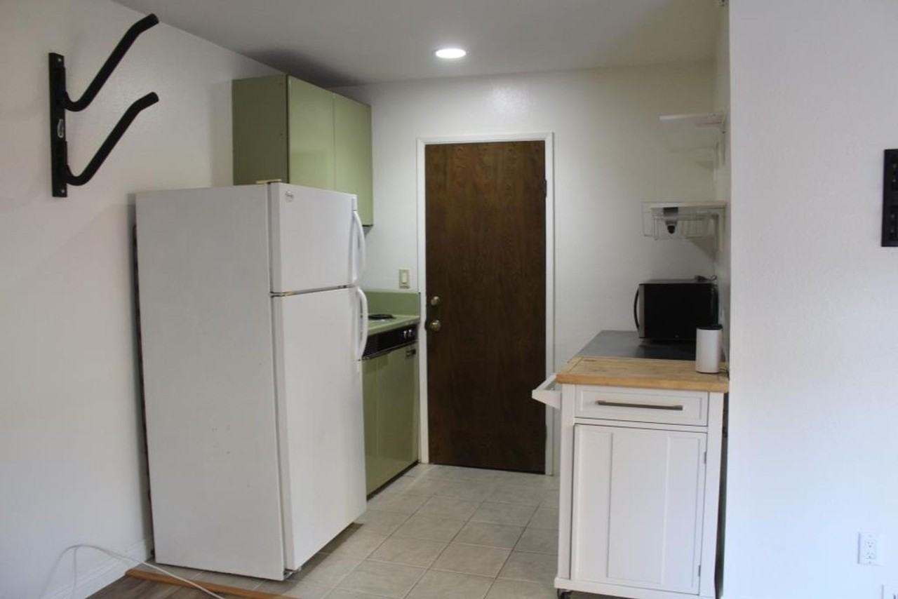 1558 Summit Ave - Photo 2 of 13