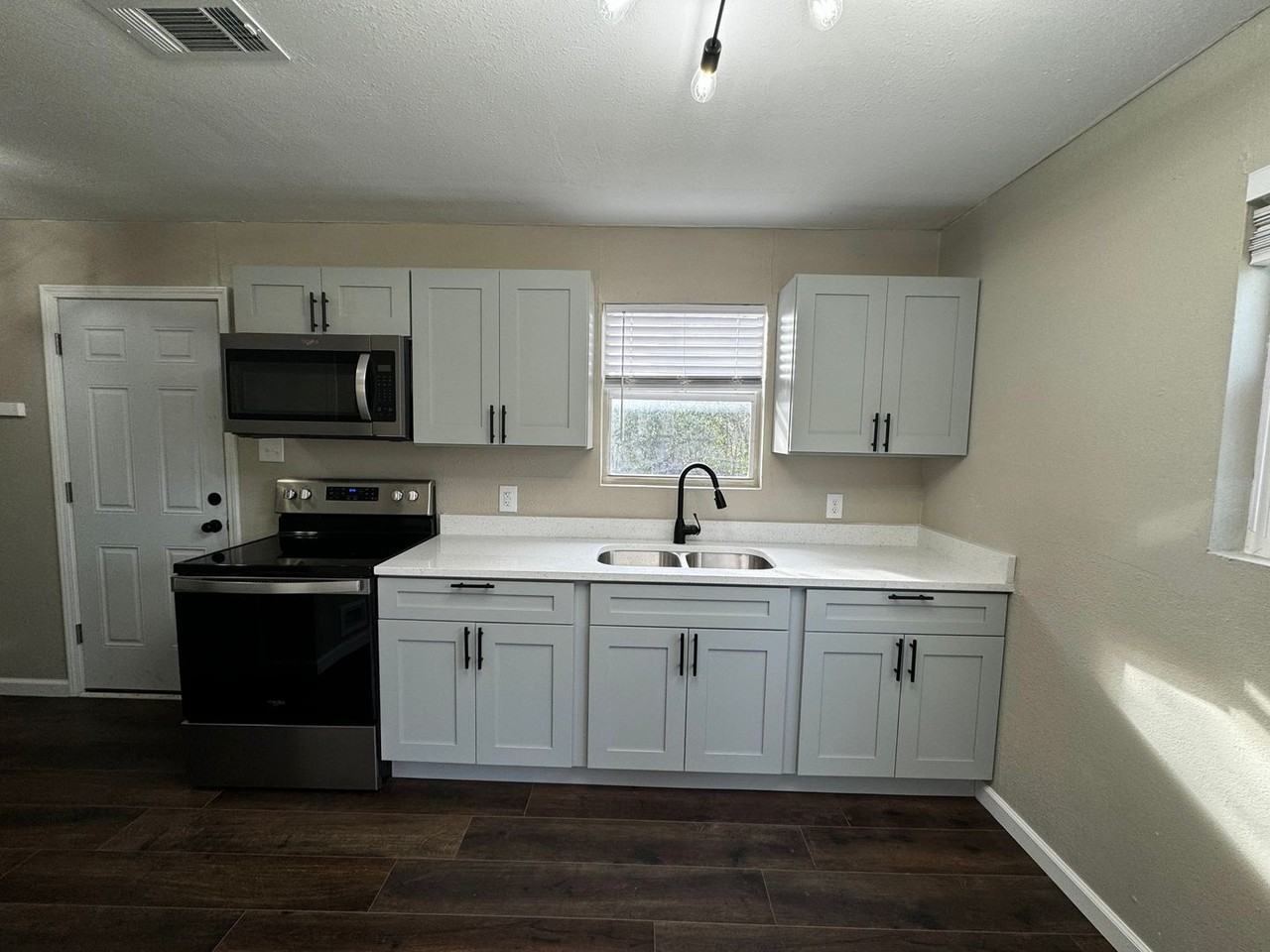 15435 Belen St - Photo 5 of 27