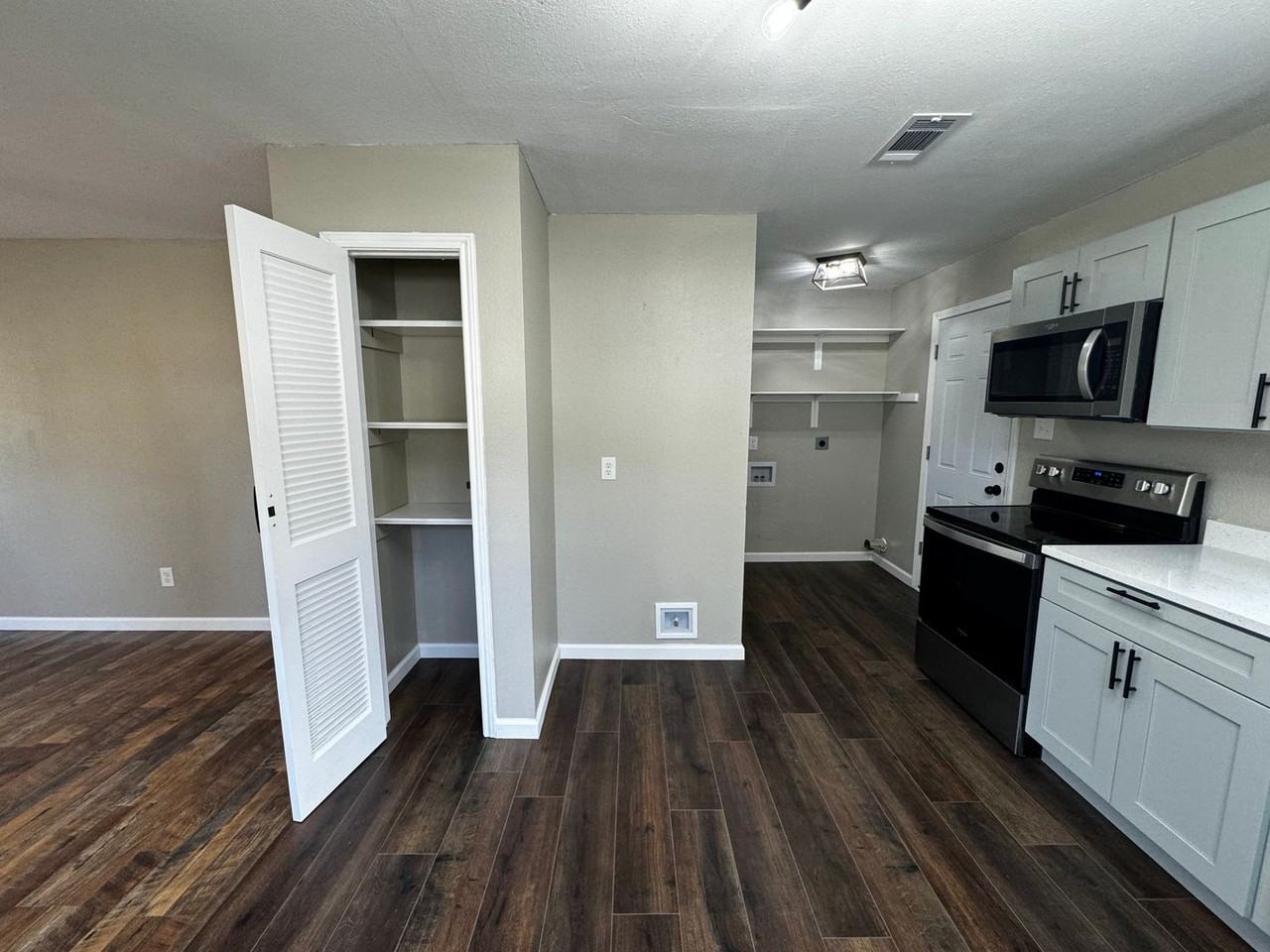 15435 Belen St - Photo 7 of 27