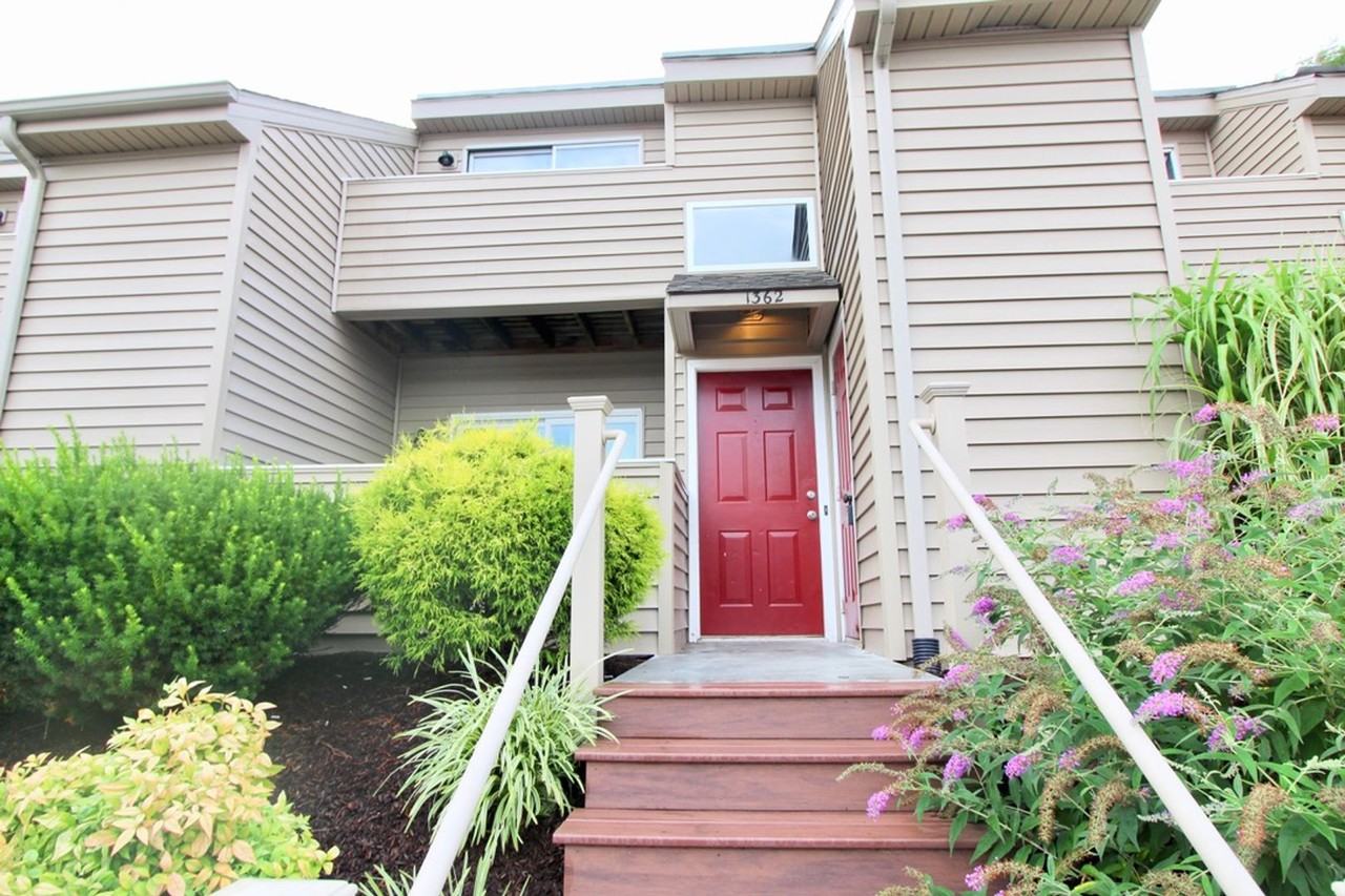 1362 Bradley Dr - Photo 2 of 21