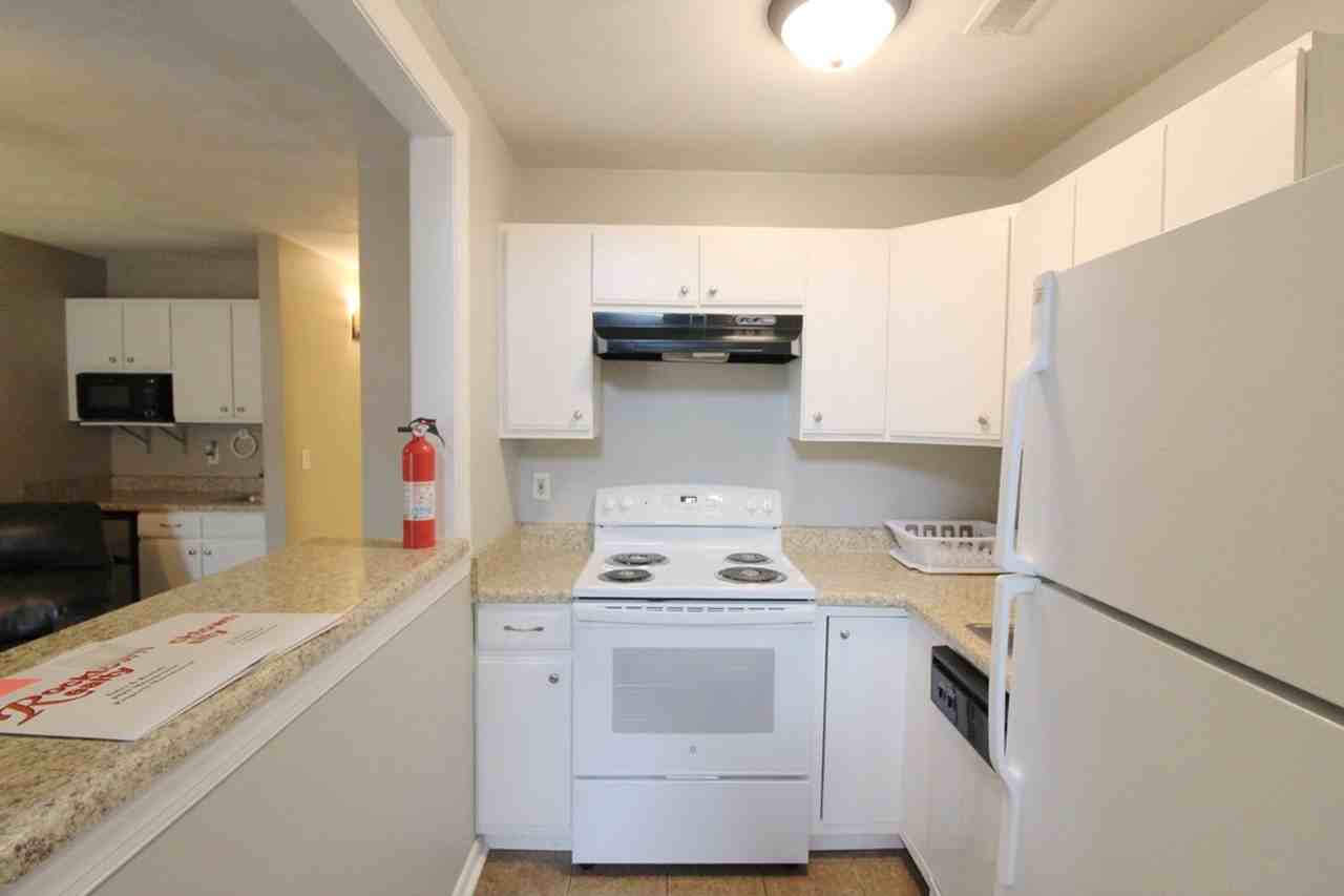 1362 Bradley Dr - Photo 4 of 21