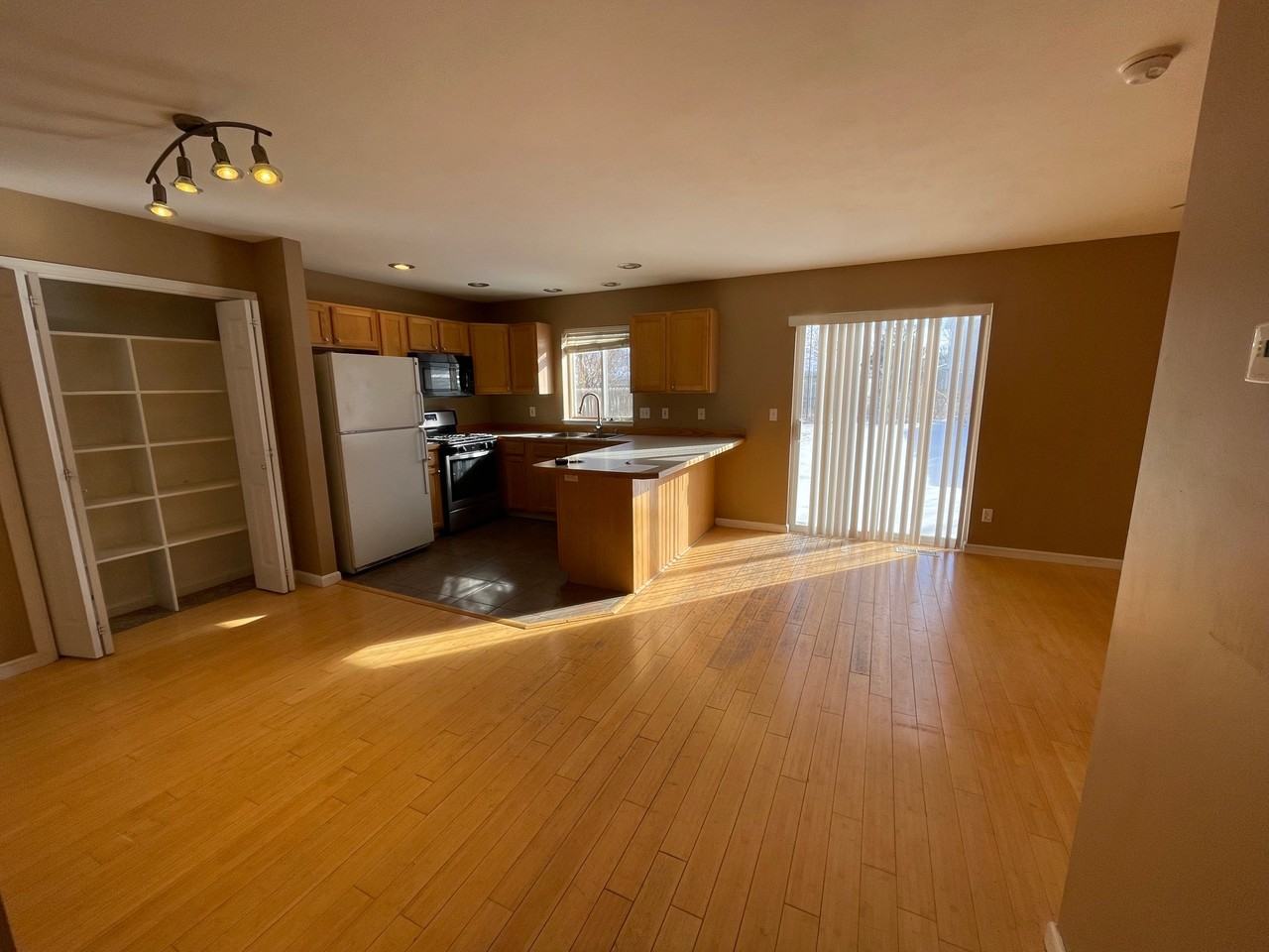 106 Michael Grove Ave #1 - Photo 4 of 19