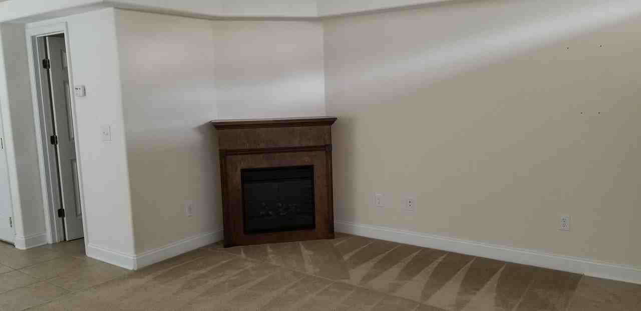 300 Sea Knight Ln - Photo 2 of 20