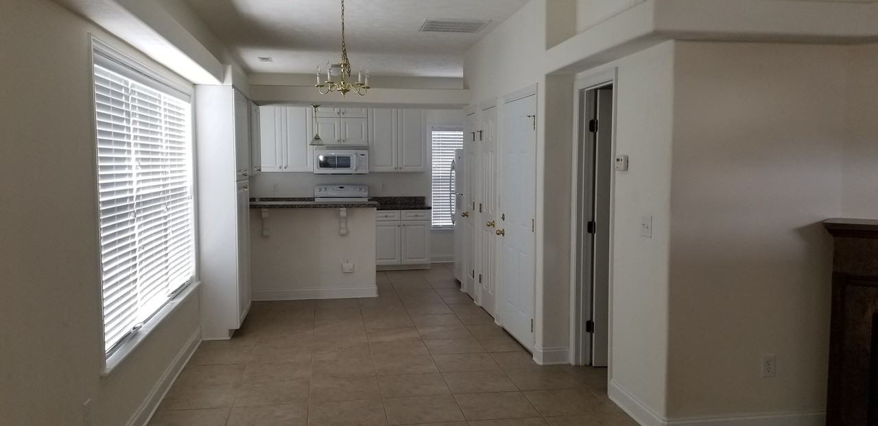 300 Sea Knight Ln - Photo 3 of 20