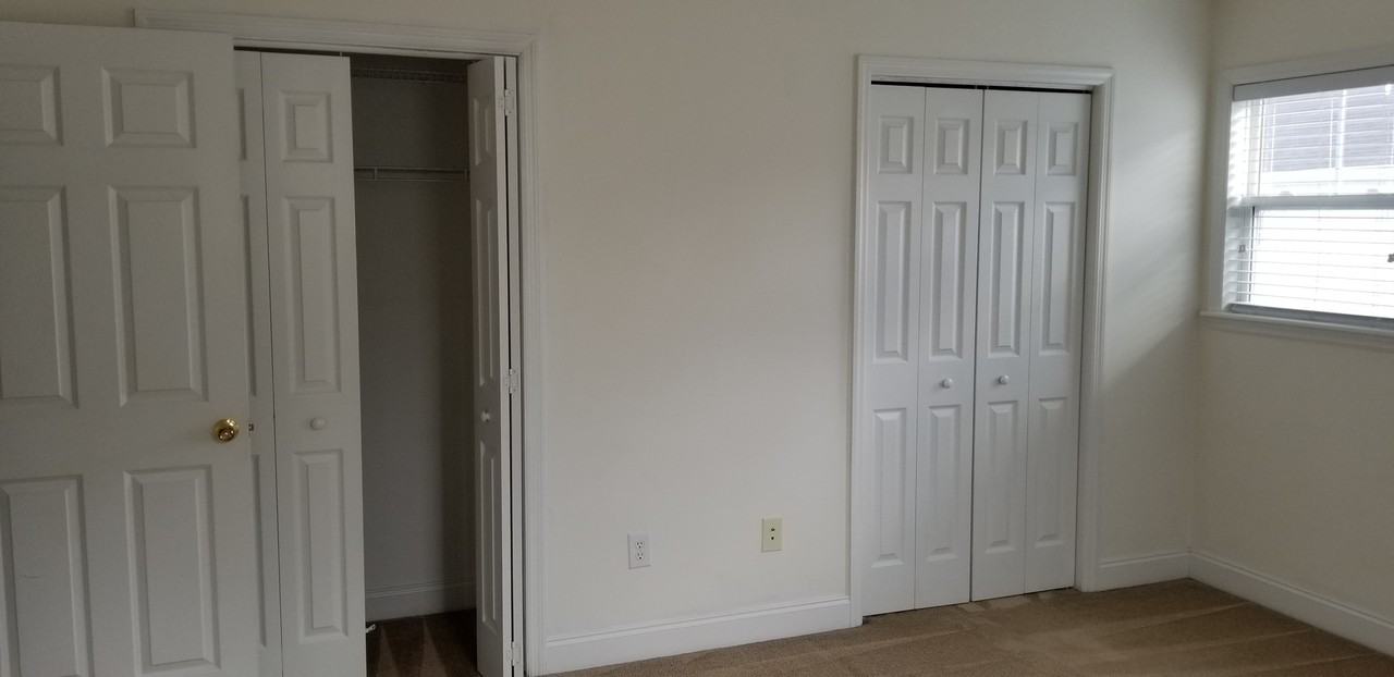 300 Sea Knight Ln - Photo 7 of 20