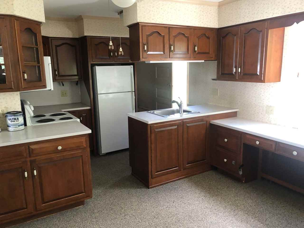 250 Green St - Photo 3 of 21