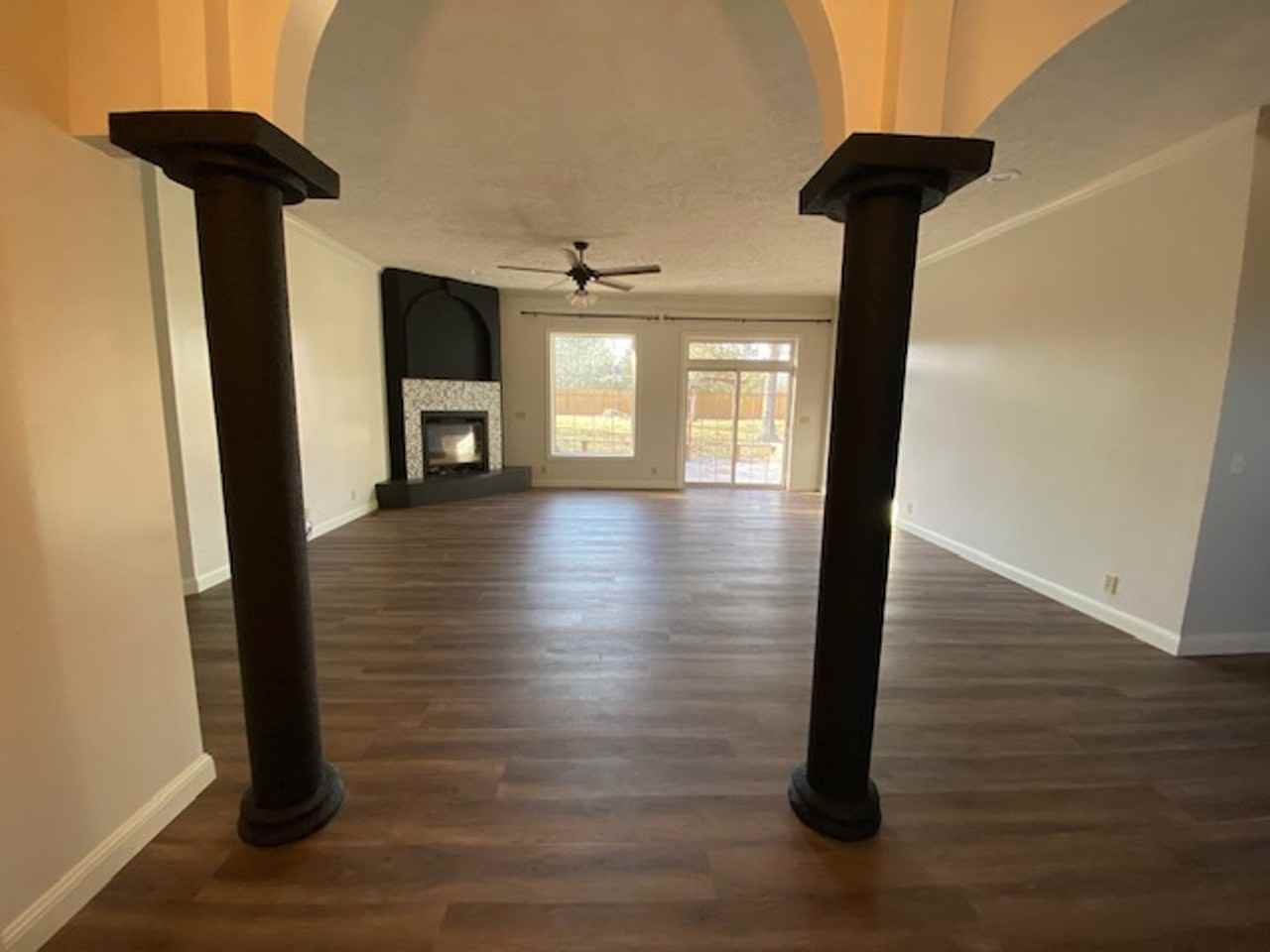 5117 S Nettleton Ave - Photo 3 of 50