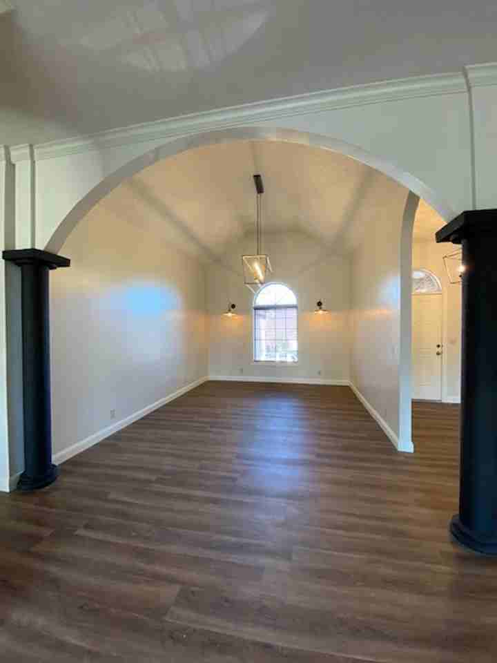 5117 S Nettleton Ave - Photo 7 of 50
