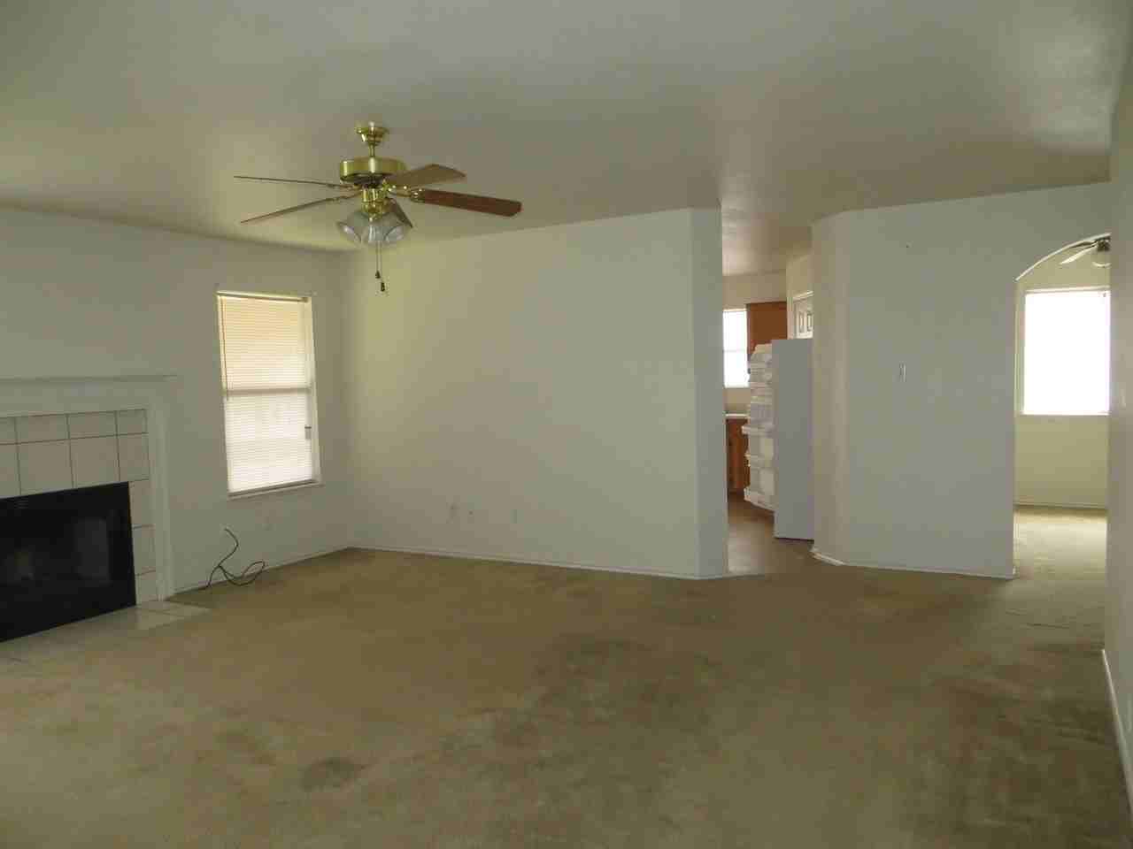 4604 Ledgestone Dr - Photo 4 of 12