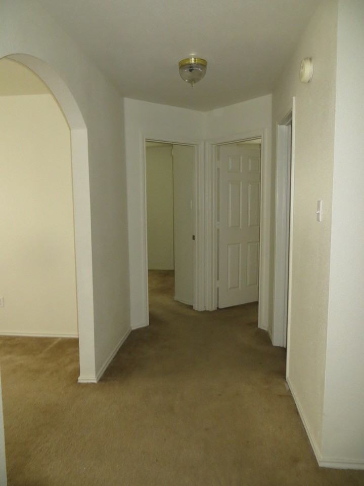 4604 Ledgestone Dr - Photo 5 of 12