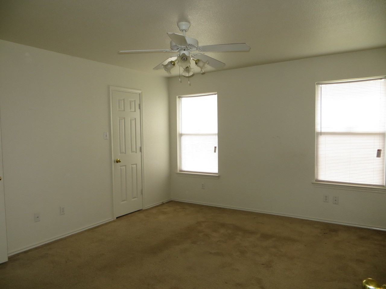 4604 Ledgestone Dr - Photo 6 of 12