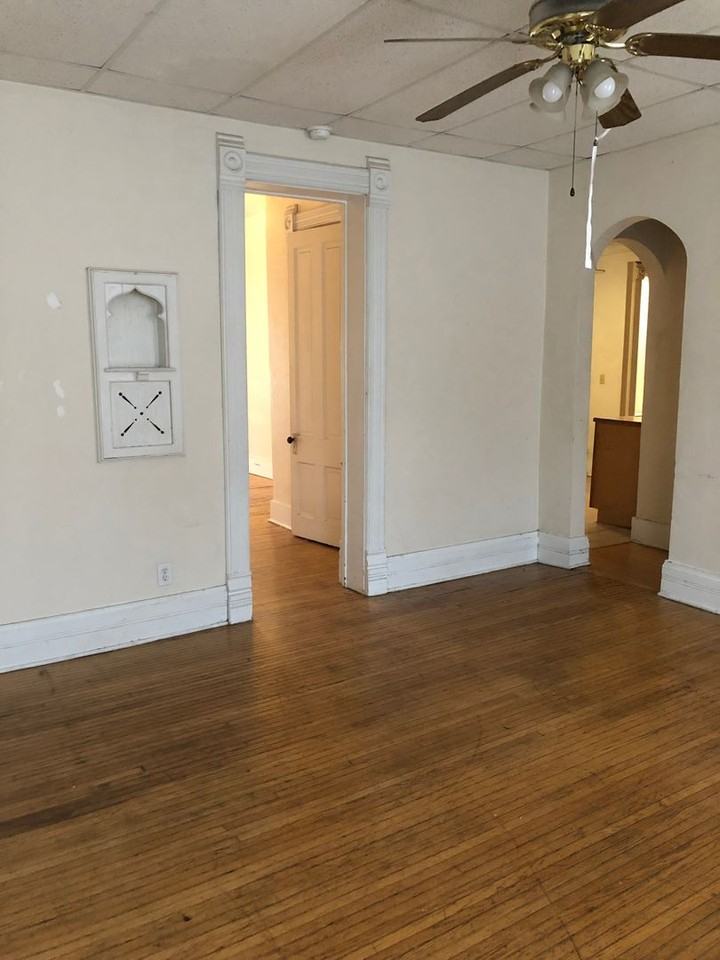 102 7th St - Photo 6 of 10
