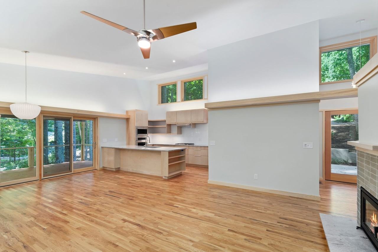 162 Sequoyah Hills Dr - Photo 2 of 25