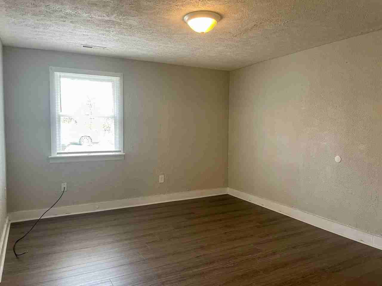 310 St Luke St - Photo 7 of 21