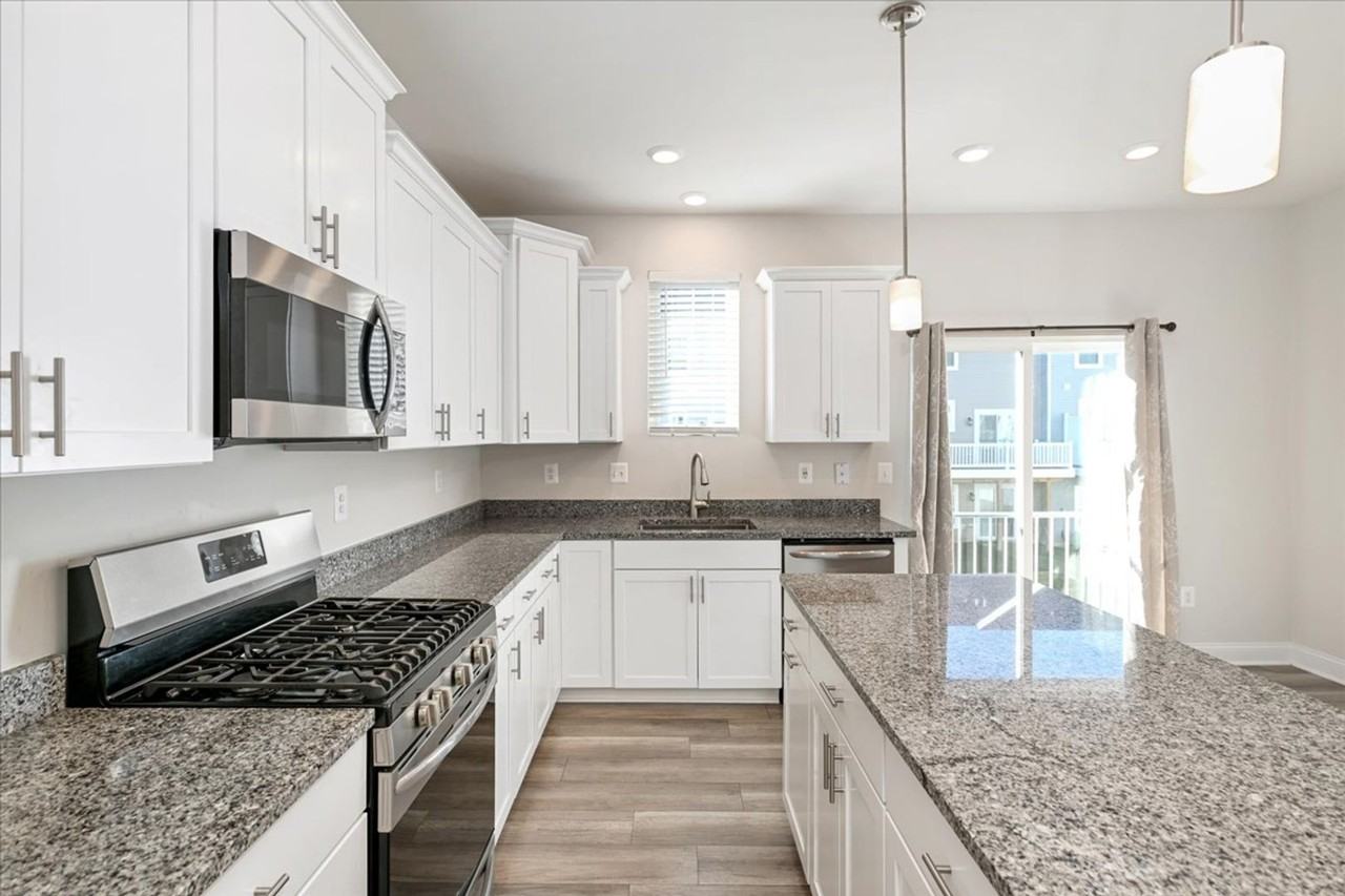 24660 Dogwood Ln - Photo 5 of 37