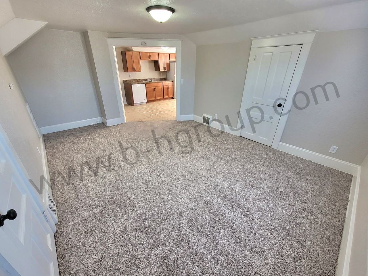 6411 32nd Ave - Photo 2 of 15