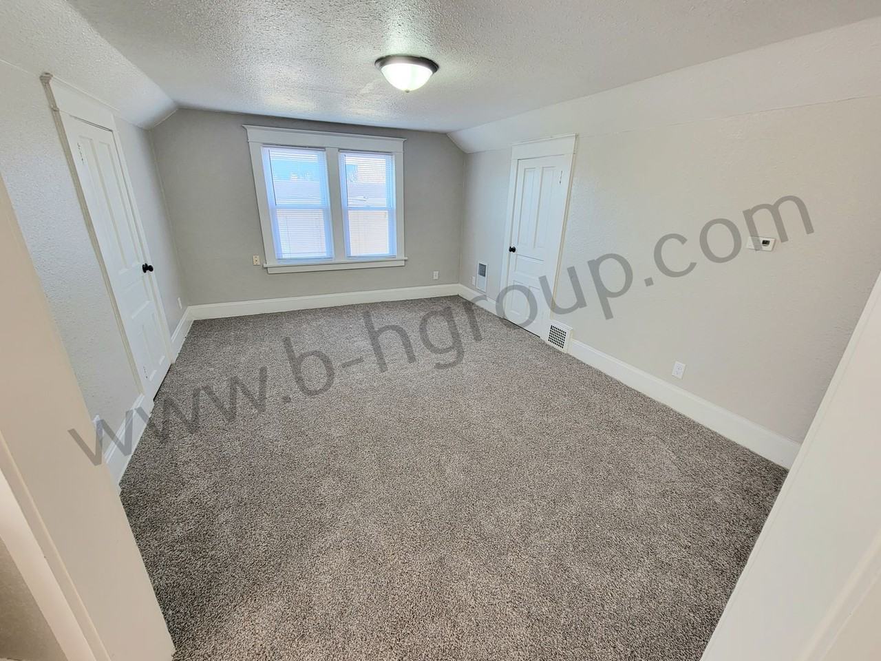 6411 32nd Ave - Photo 6 of 15