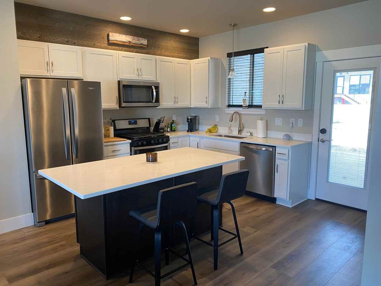 542 Colorado Avenue - Photo 7 of 22