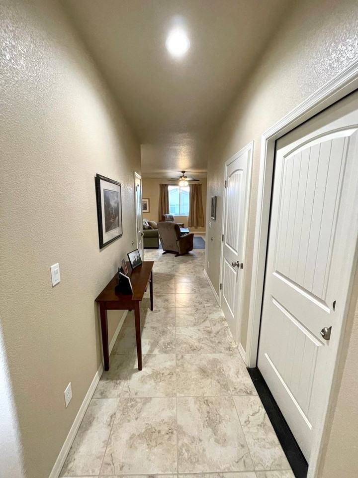 6734 W Brook Dr - Photo 3 of 19