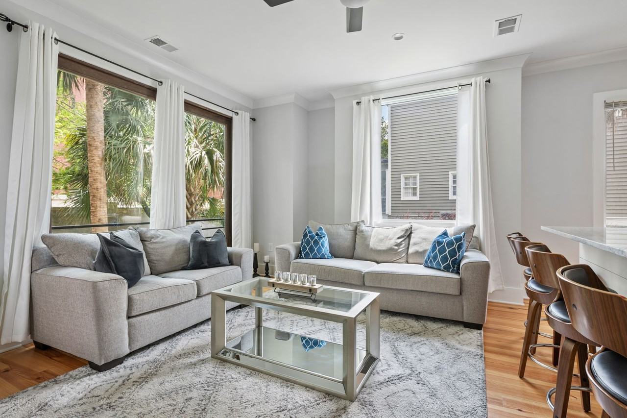 21 Charlotte Street - Photo 3 of 28