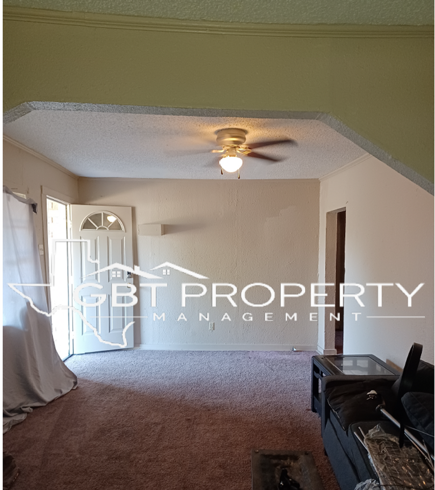 806 Park Street - Photo 4 of 8