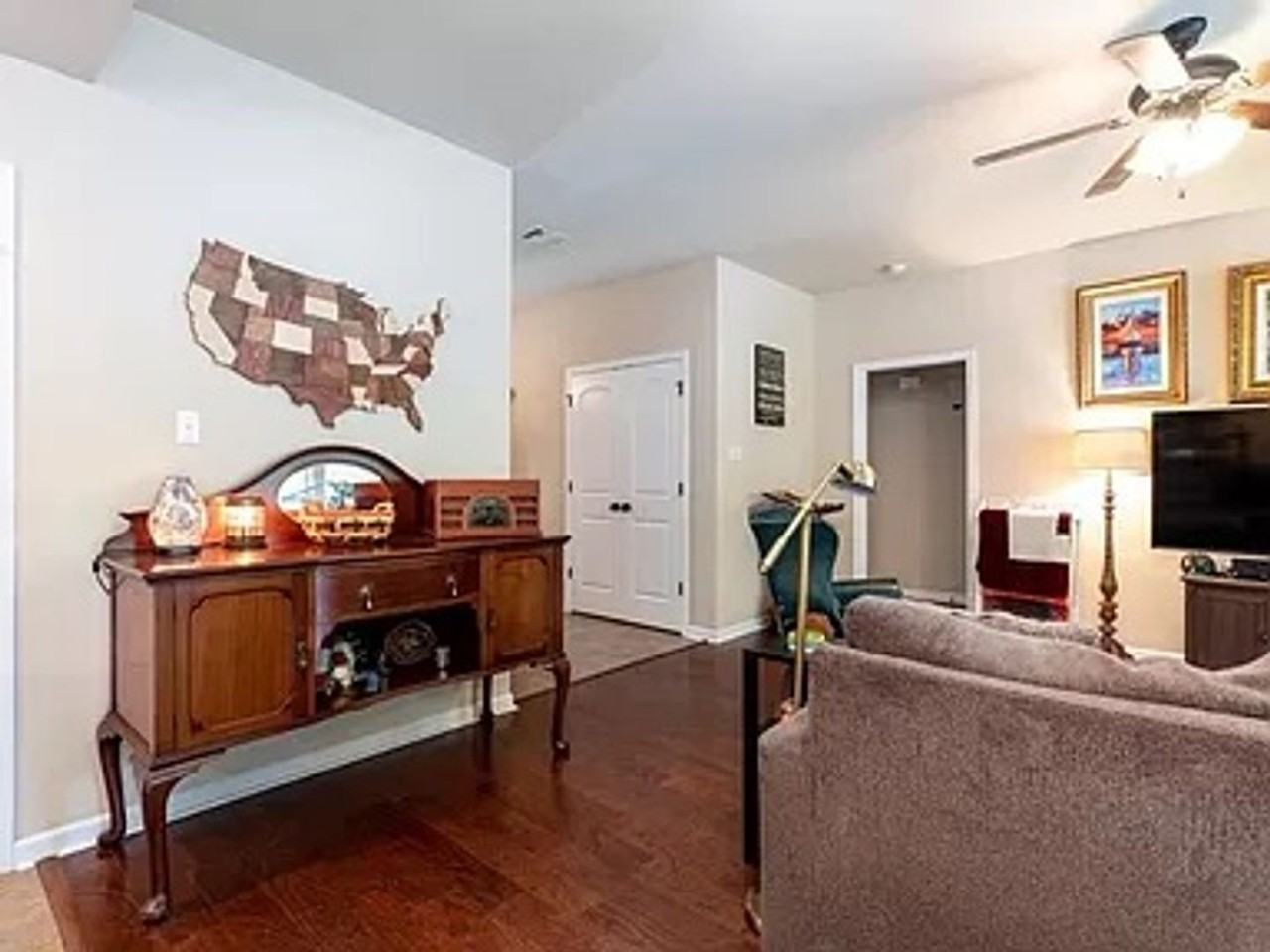 284 Madison Crossing Dr - Photo 2 of 15