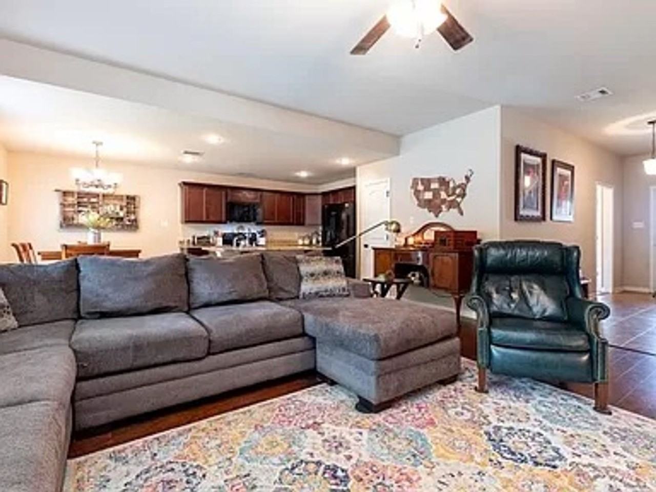 284 Madison Crossing Dr - Photo 3 of 15