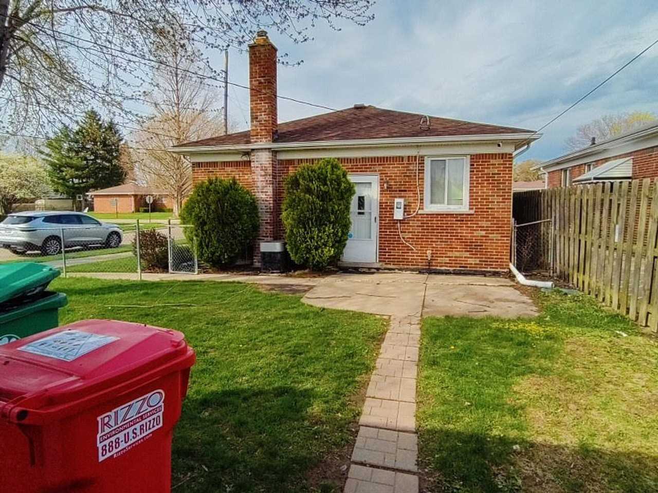 19000 Rosetta Ave - Photo 2 of 25