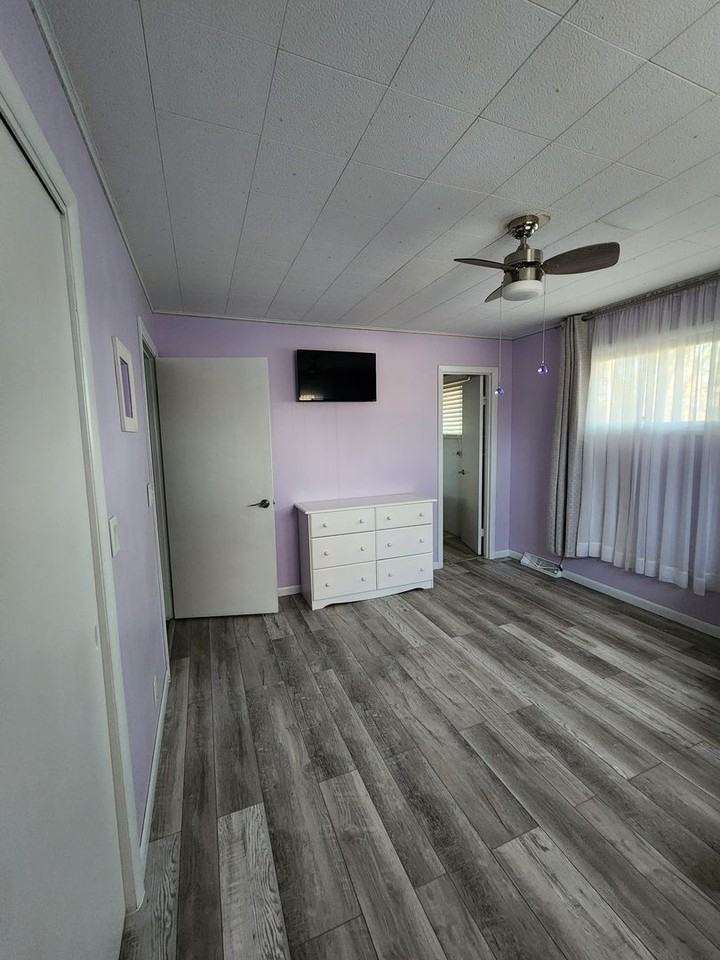 208 Vine St - Photo 2 of 17