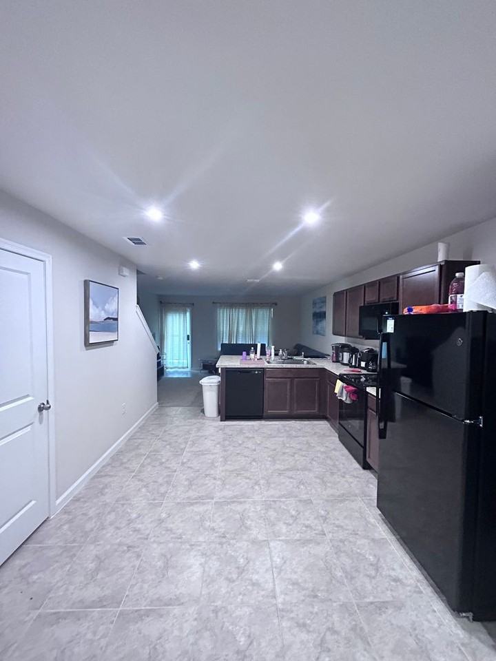 5958 Creekside Crossing Dr - Photo 2 of 14