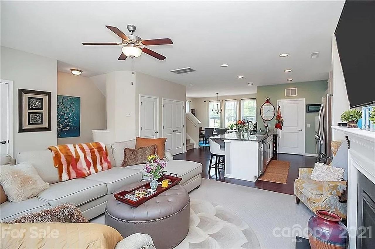 1502 Sharon Rd W - Photo 2 of 37