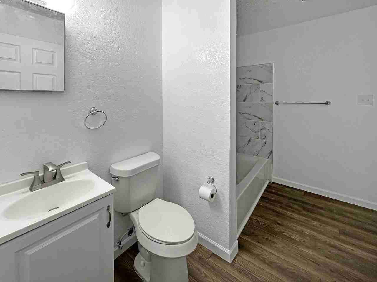 1028 E Bender Blvd - Photo 3 of 7
