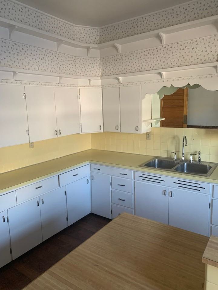 415 W 3rd St - Photo 2 of 20