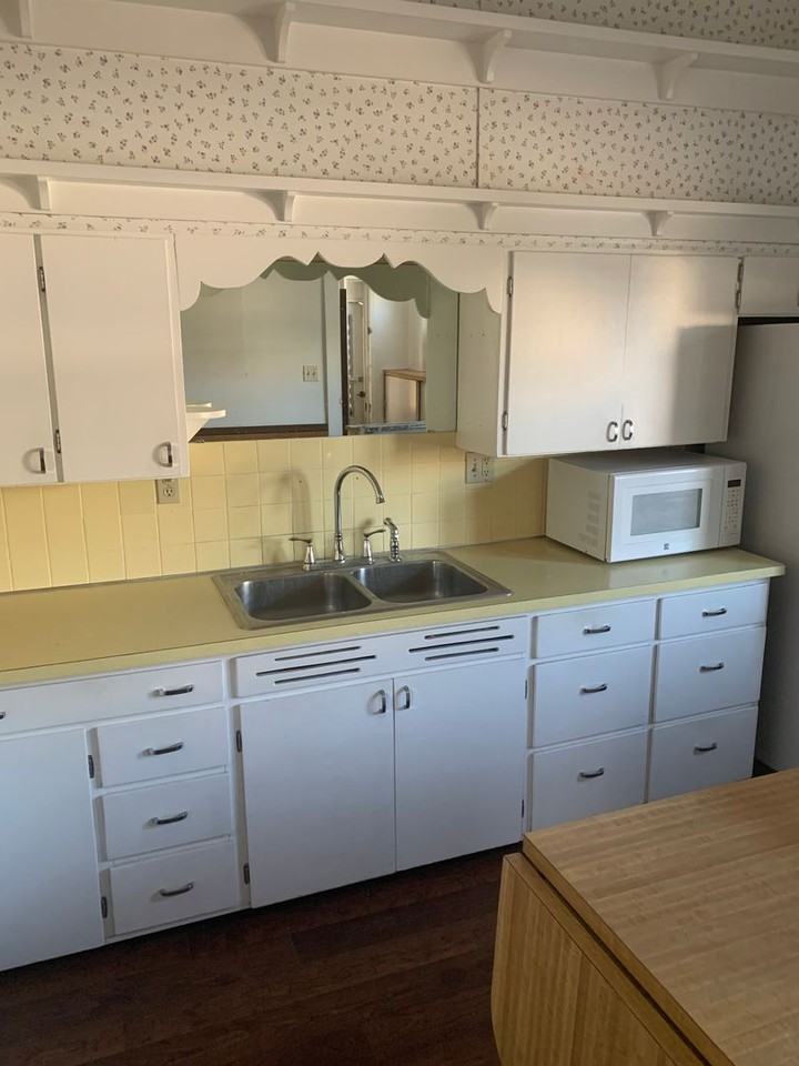 415 W 3rd St - Photo 3 of 20