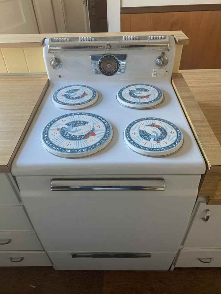 415 W 3rd St - Photo 5 of 20