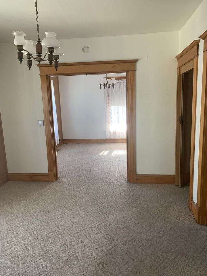 415 W 3rd St - Photo 6 of 20